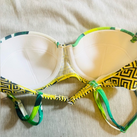 Women's Size 4 Two Piece Bikini - Picture 3 of 3